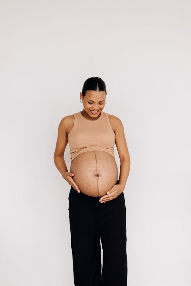 Maternity Wide-Leg Yoga Pants: What to Look for in Fit, Waistbands, and Everyday Comfort