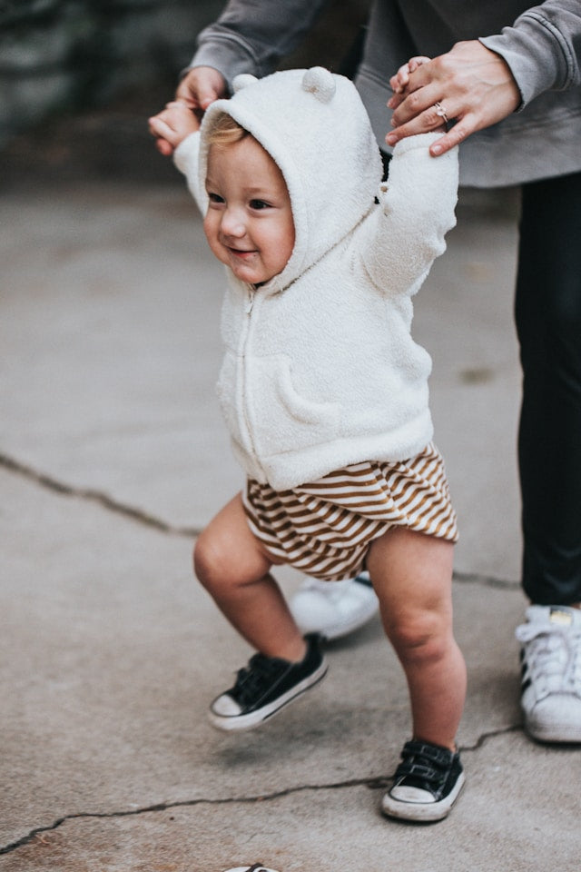 How to Choose First Walking Shoes for Babies Learning to Walk