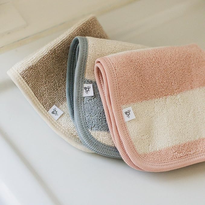 Burt's Bees Baby Hooded Woven Terry Towels Organic Cotton, Unisex Bath Essentials, Soft Nursery Towel for Infants, Toddlers, Kids